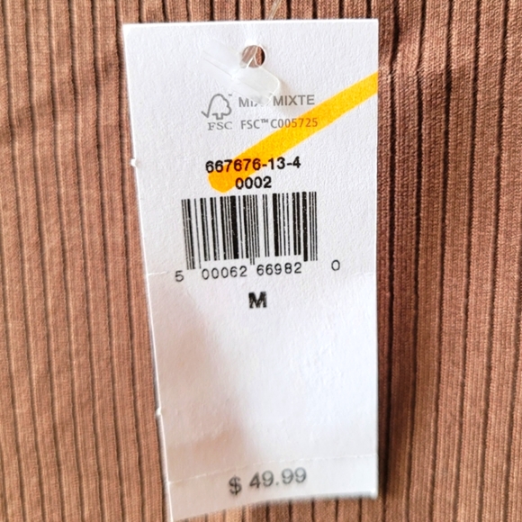 🌵2/$25🌵Select Items🌵M Ribbed Bodysuit - Banana Republic - Picture 3 of 5